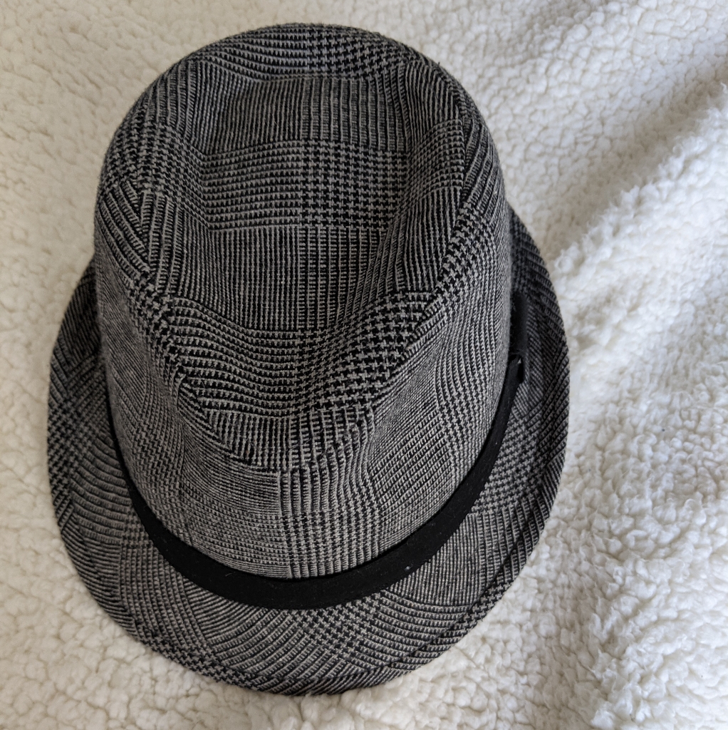 Fedora, Large